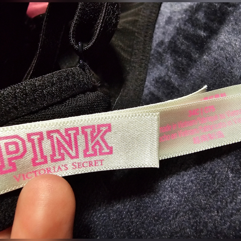 Victoria Secret 34c - Picture 3 of 3